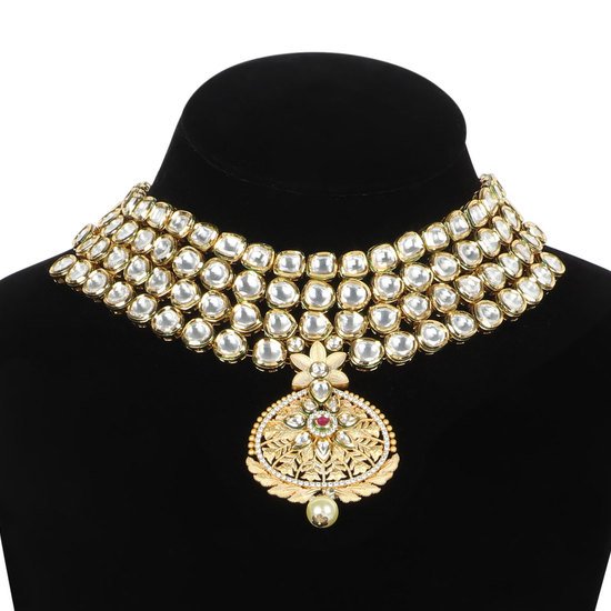 Akshara Choker Set