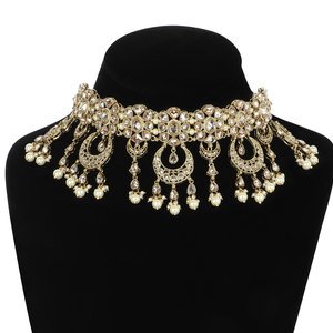 Akshi Choker Set 